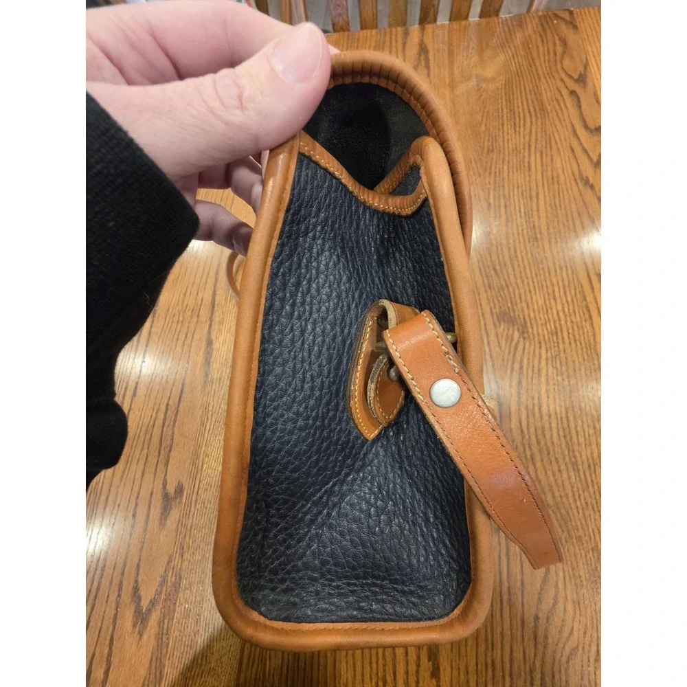 Vintage Dooney & Bourke All Weather Leather Essex Handbag USA Pebbled Navy
